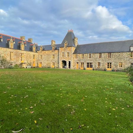 Готель Domaine Du Manoir De Vains Екстер'єр фото