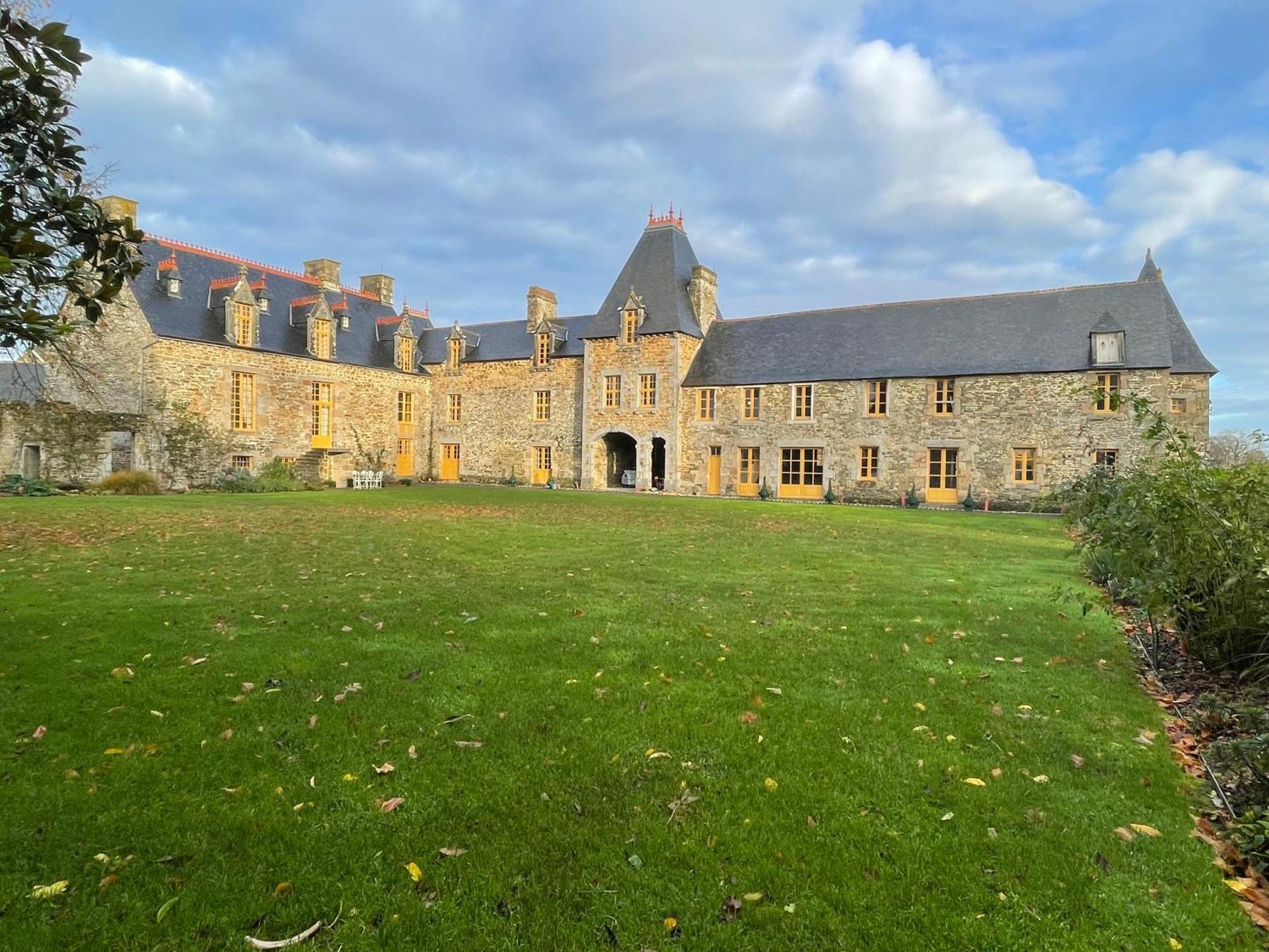 Готель Domaine Du Manoir De Vains Екстер'єр фото