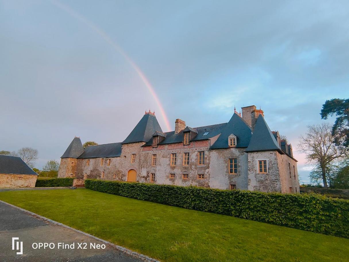 Готель Domaine Du Manoir De Vains Екстер'єр фото